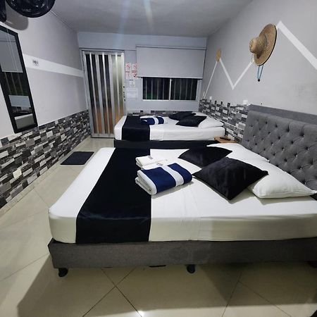Hotel Medellin Calasanz מראה חיצוני תמונה