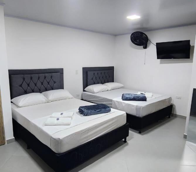 Hotel Medellin Calasanz מראה חיצוני תמונה