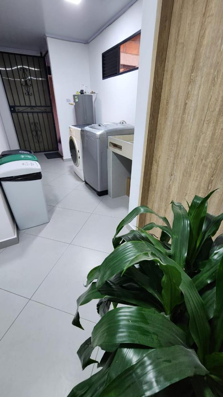 Hotel Medellin Calasanz מראה חיצוני תמונה