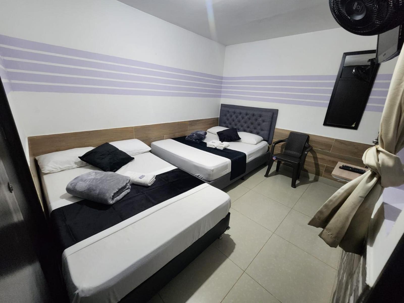 Hotel Medellin Calasanz מראה חיצוני תמונה