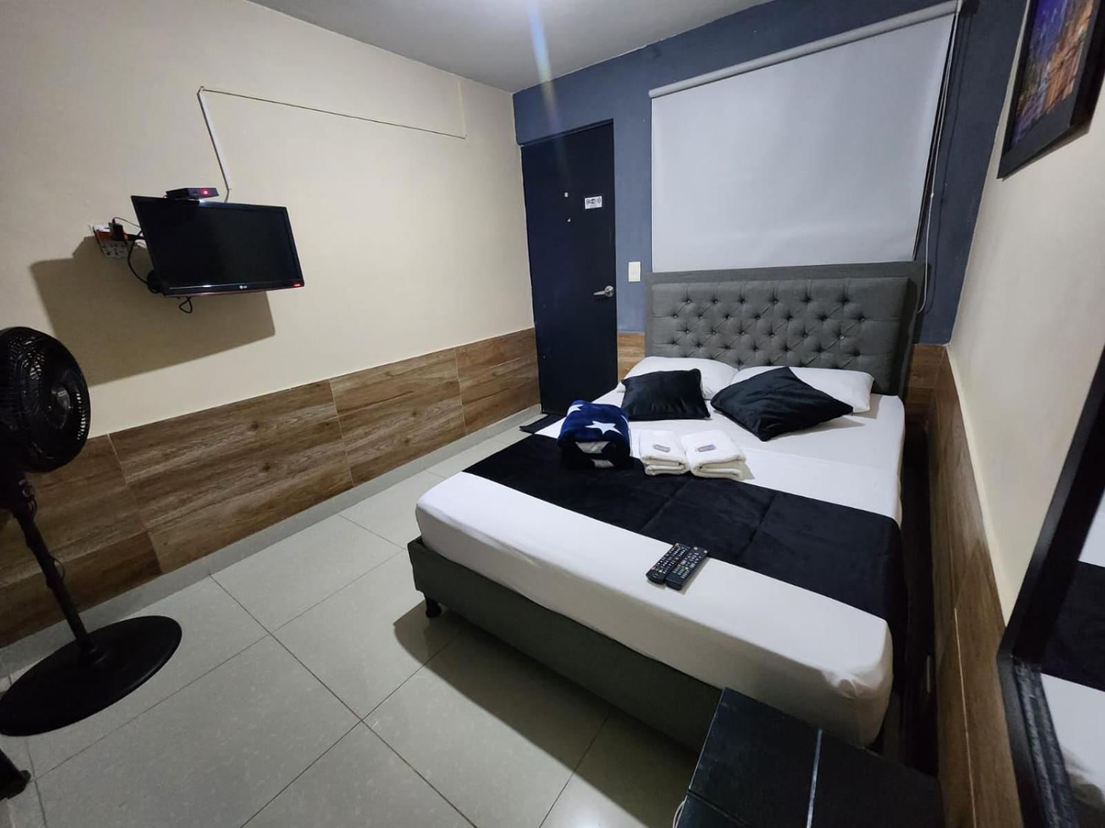 Hotel Medellin Calasanz מראה חיצוני תמונה