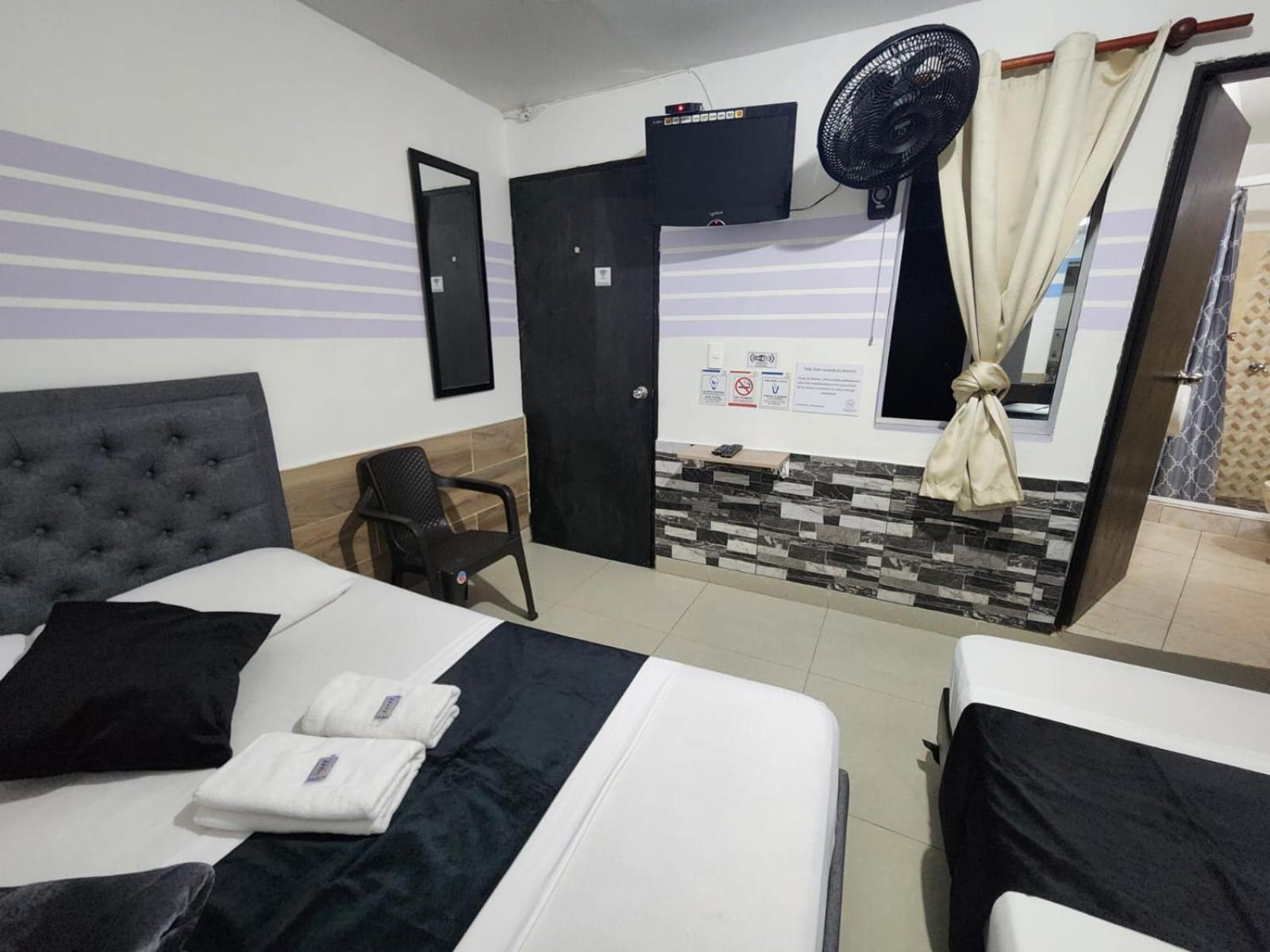 Hotel Medellin Calasanz מראה חיצוני תמונה