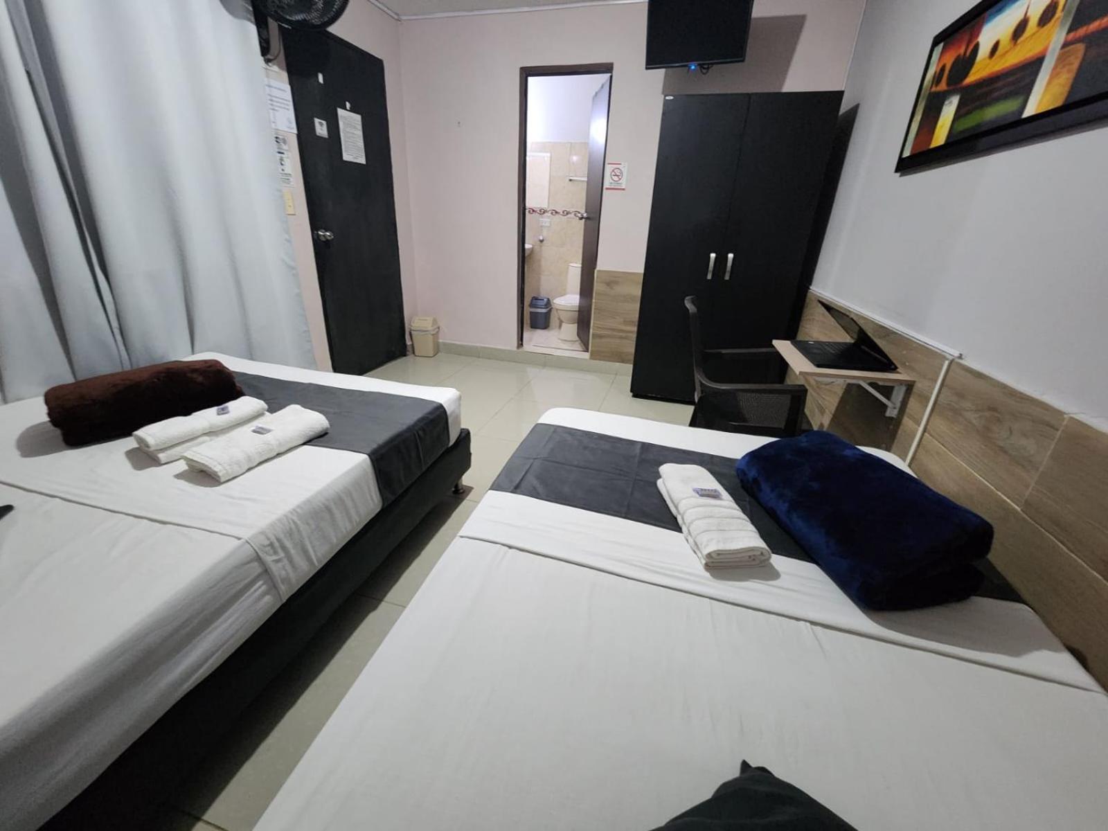 Hotel Medellin Calasanz מראה חיצוני תמונה