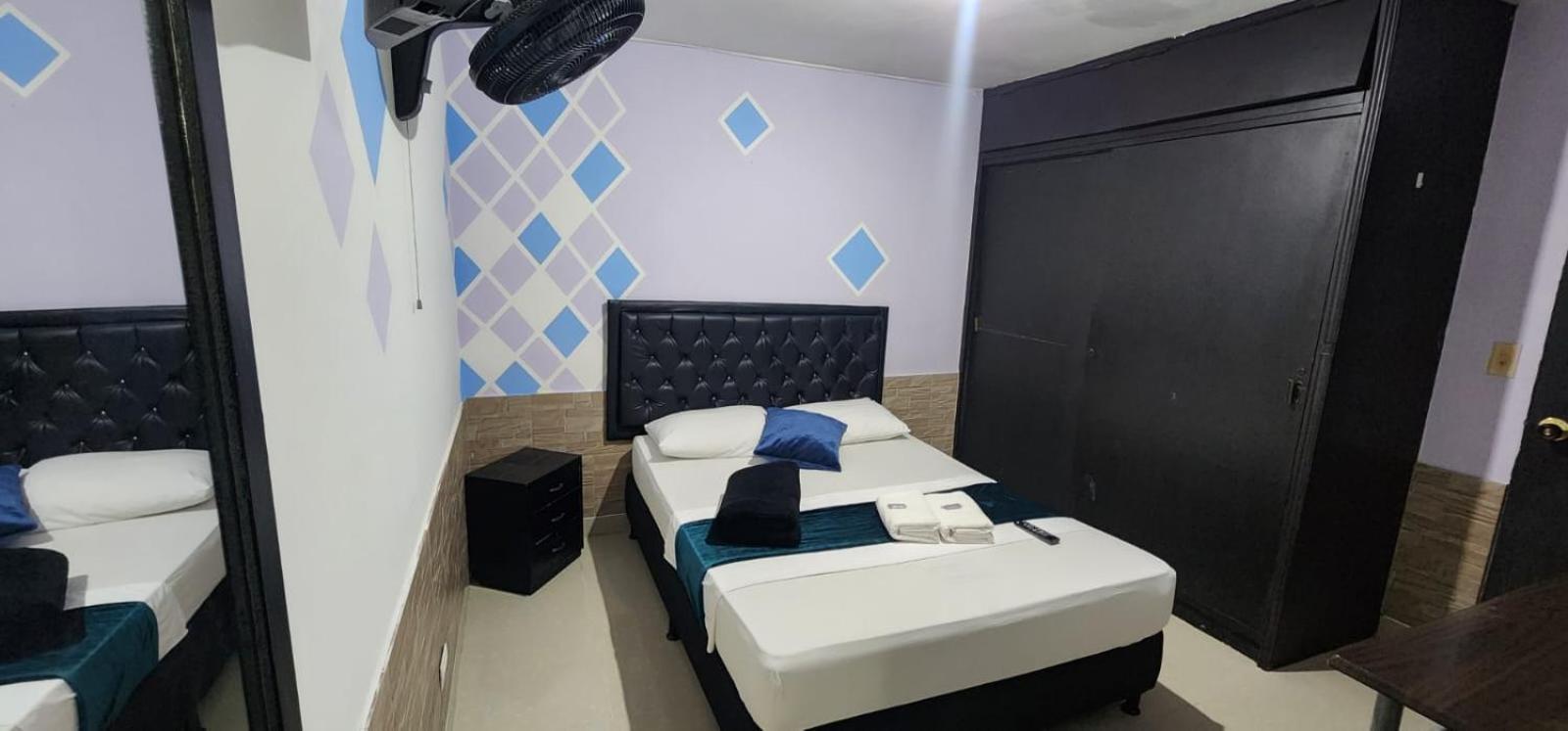 Hotel Medellin Calasanz מראה חיצוני תמונה